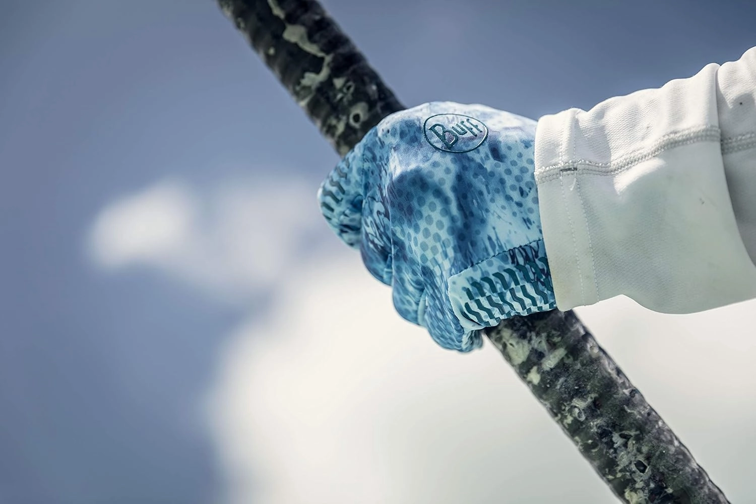 BUFF Adult Aqua Gloves, UPF 50  Sun Protection, Odor-Resistant Fabric, Quick Drying and Lightweight, Outdoor Activities, Multiple Sizes
