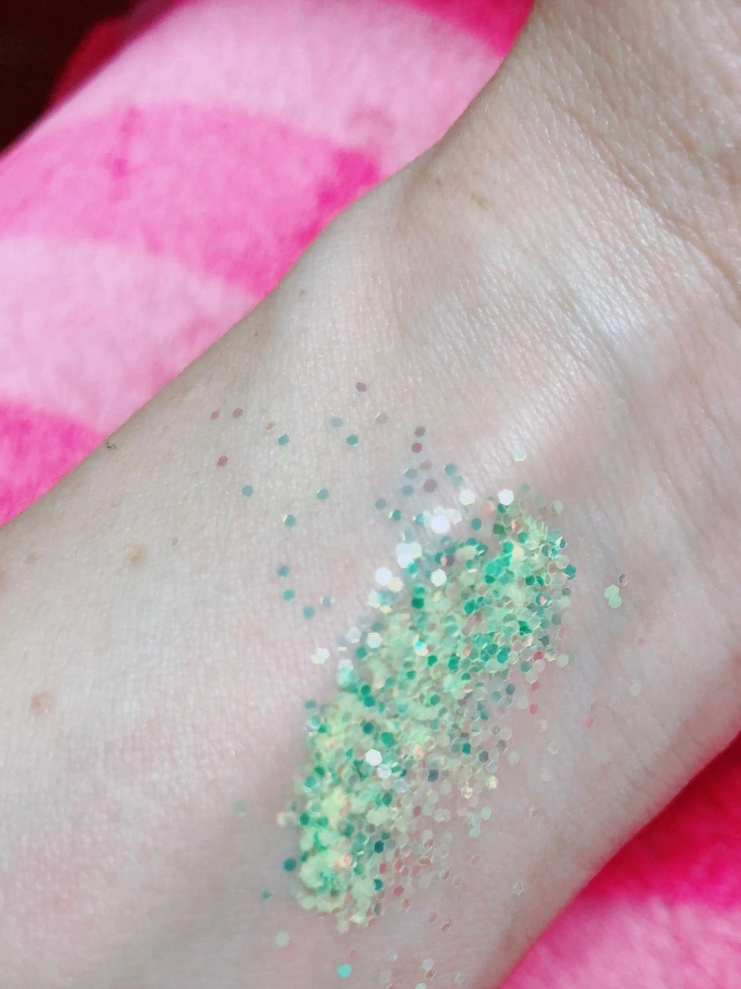 ELECTRIC LIME! *UV* Chunky Iridescent Glamdoll Glitter