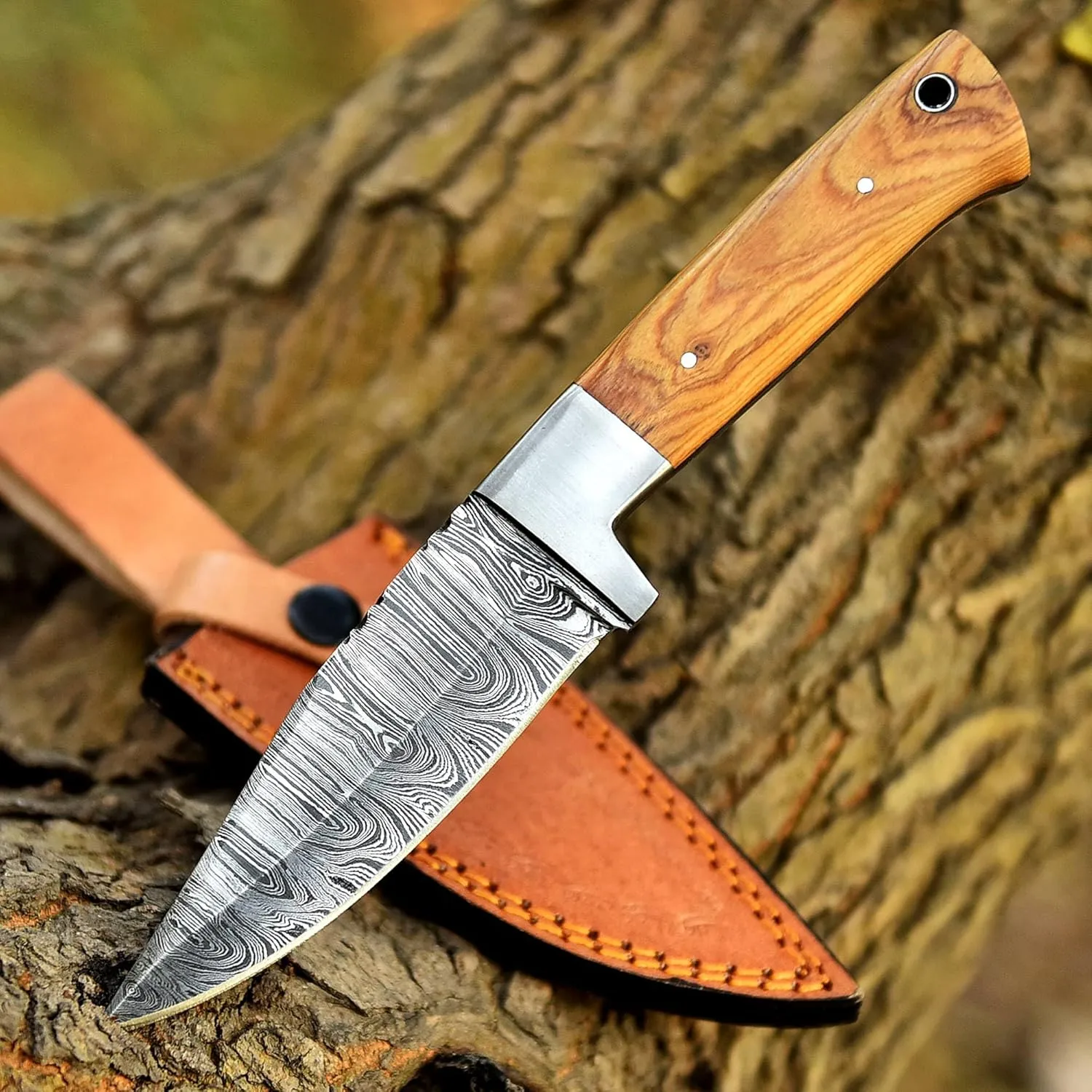 Fixed Blade Hunting Knife Damascus Steel EDC Bushcraft Knives, Full Tang Scout Carry Knife with Leather Sheath, Ideal for Skinning Outdoor Camping, Hunting, Hiking, Survival Knives