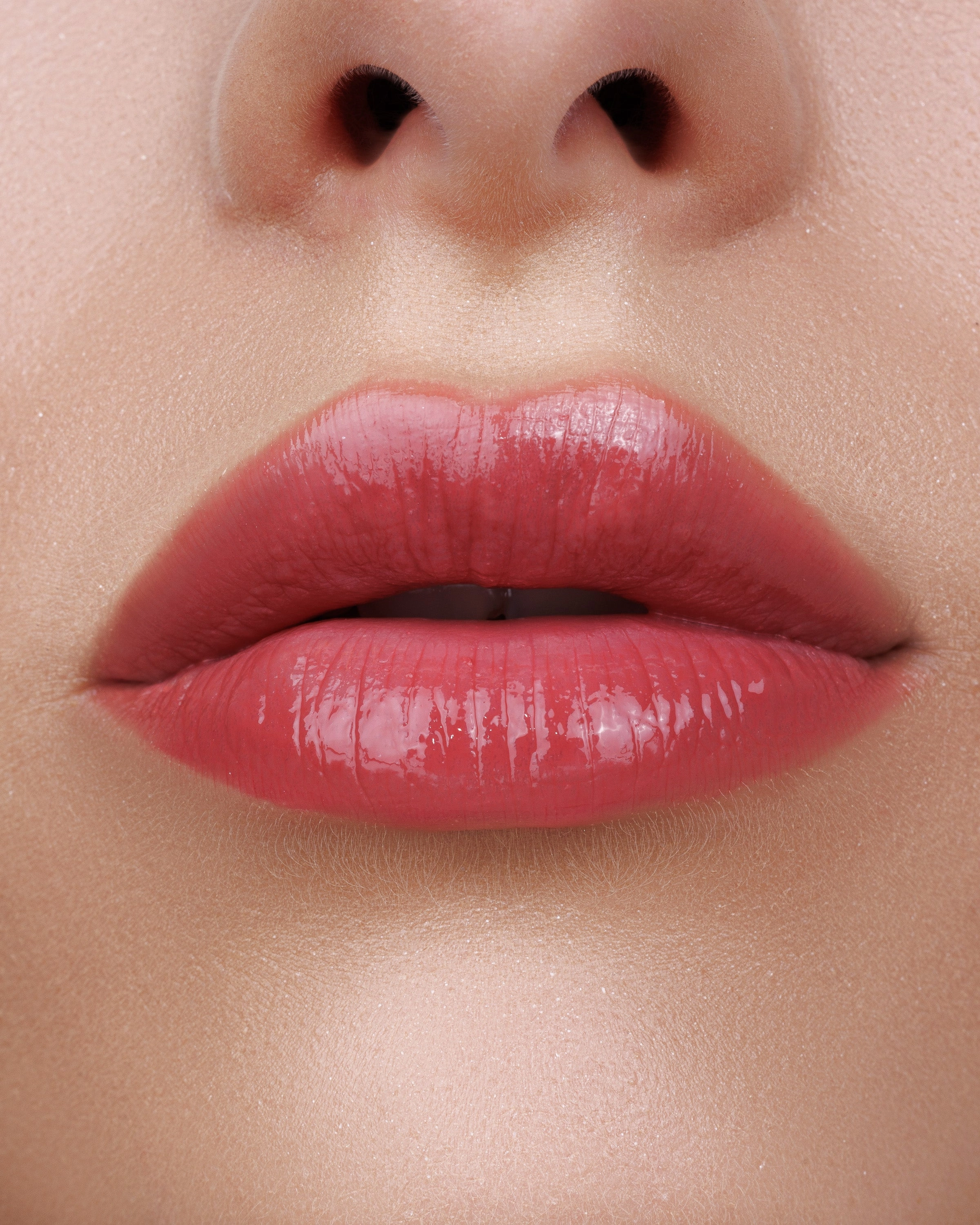 GLOSSY LIPSTICK