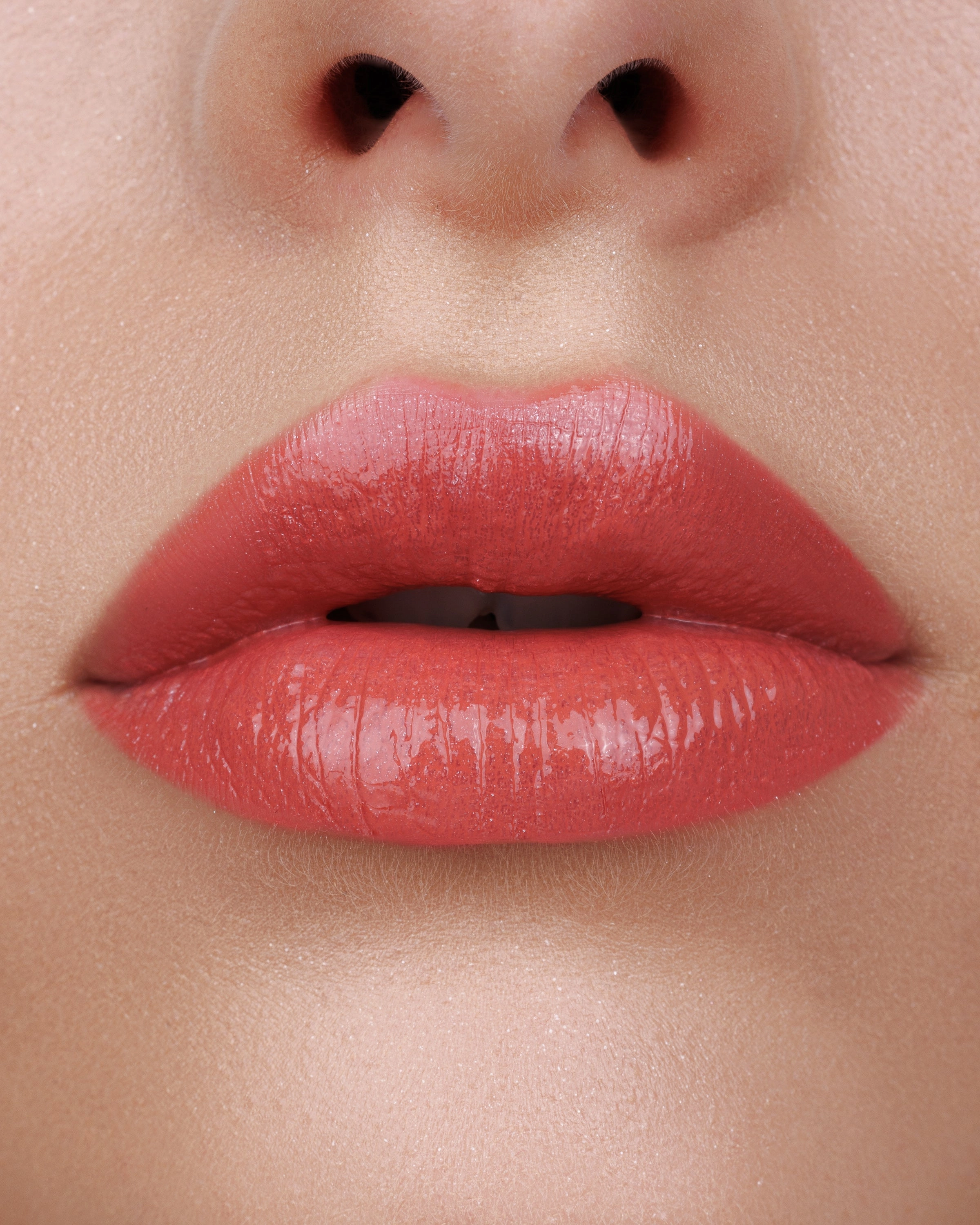GLOSSY LIPSTICK