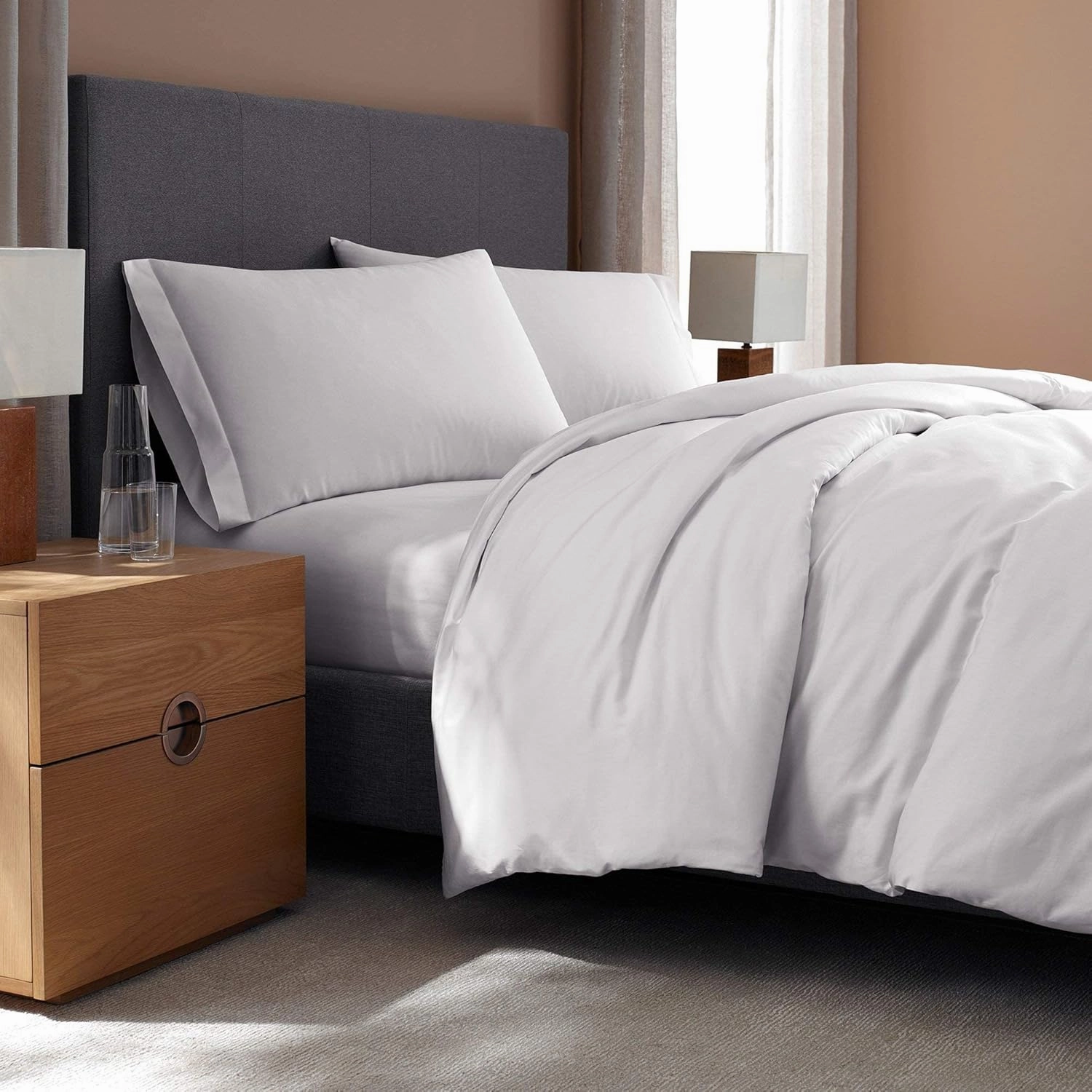 H by Frette Sateen Fitted Sheet (California King) - Luxury All-White Fitted Bed Sheet/Soft, Silky and Lustrous / 100% Long-Staple Cotton