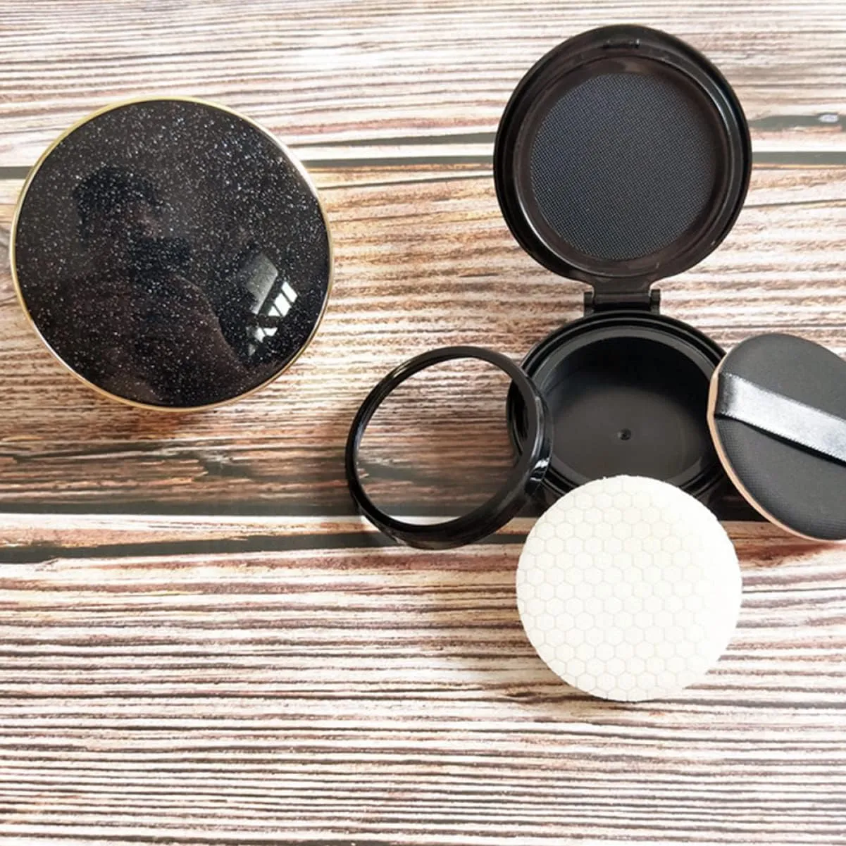 Healifty Cushion Sponge Makeup Liquid Trip Portable Container Travel With Diy Loose Puff Outdoor Empty Bb Foundation Blusher Compact up Holder Case Two-layers for Round