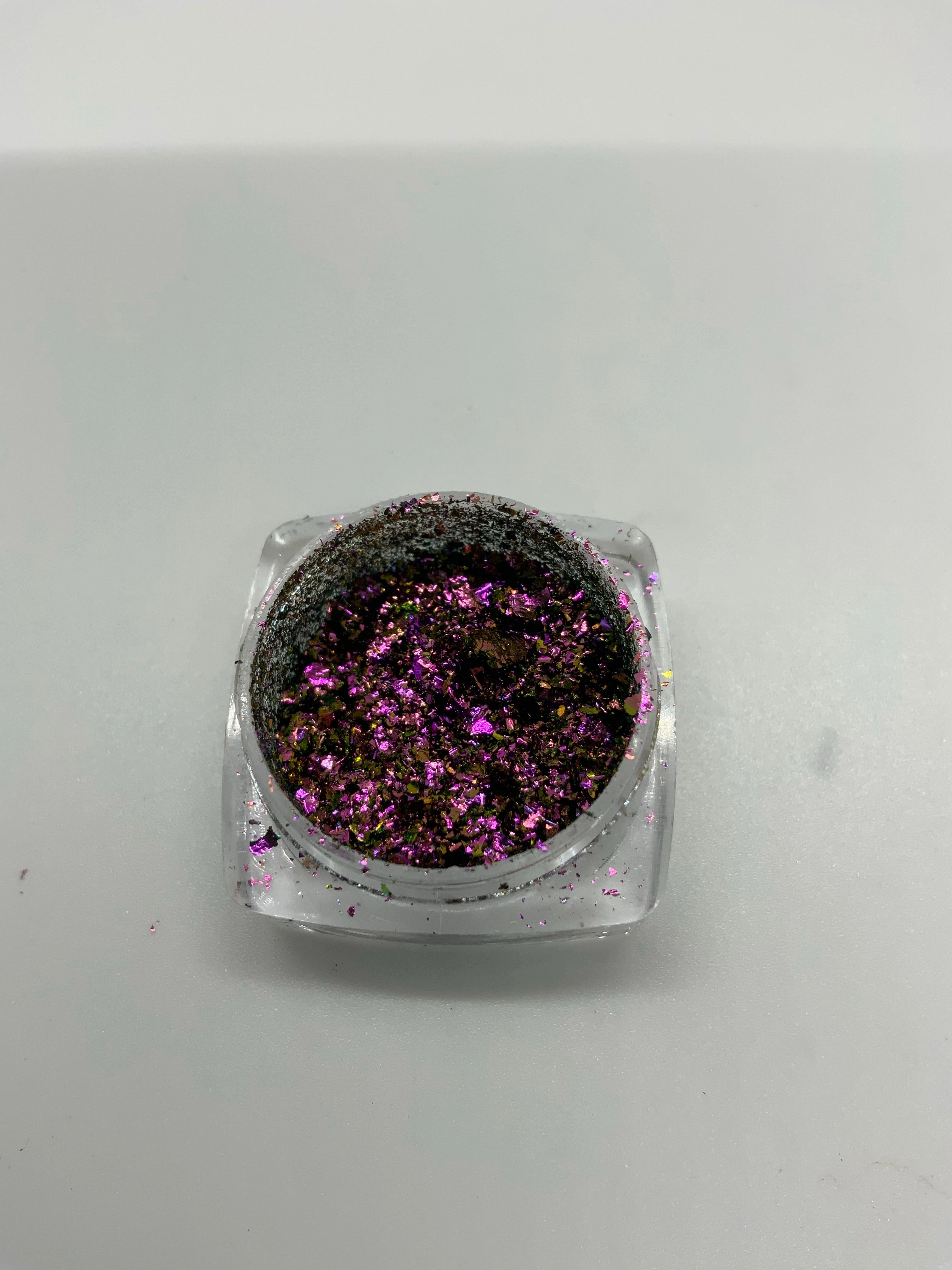 Huntress flakes and pigments