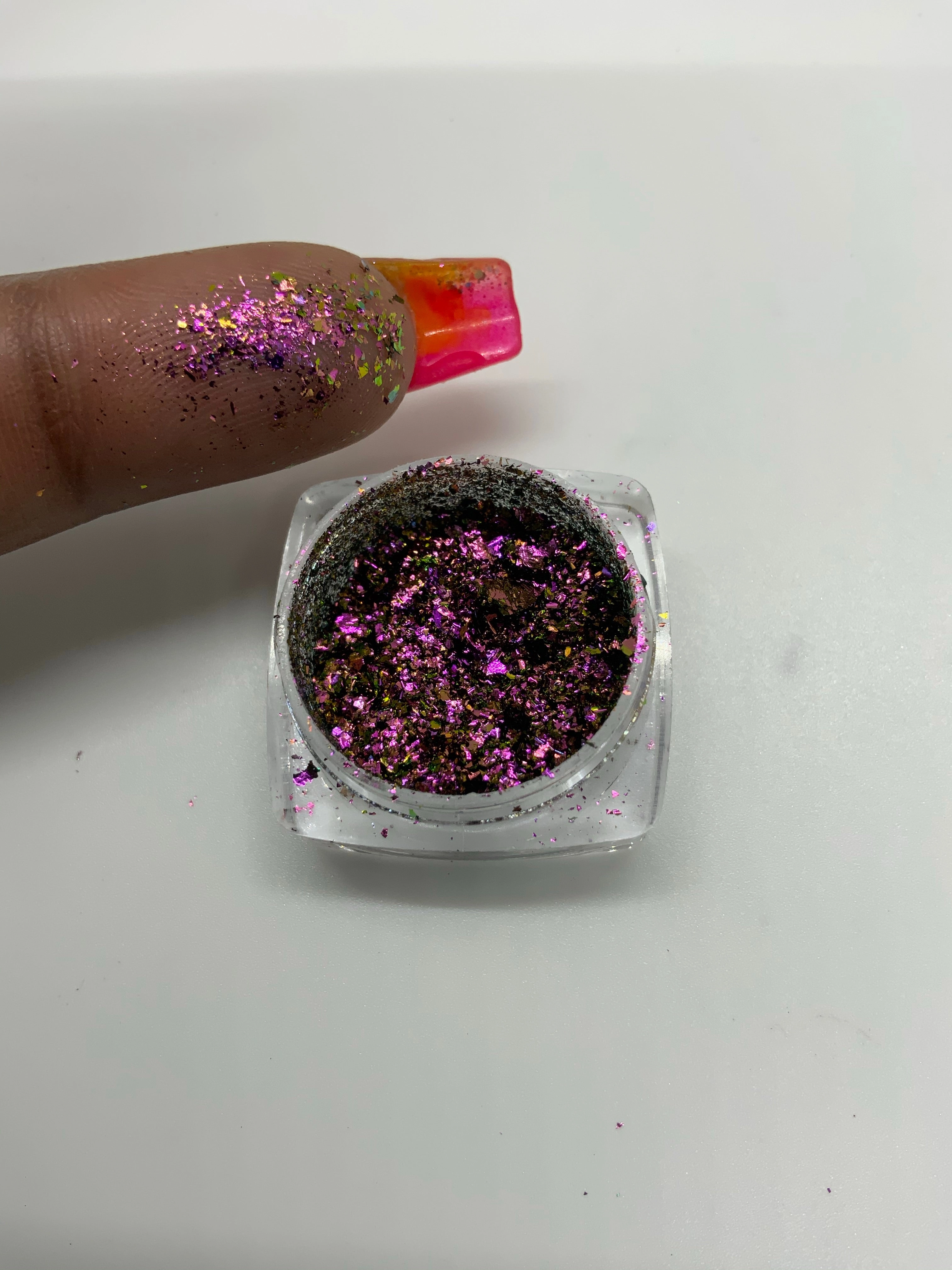 Huntress flakes and pigments