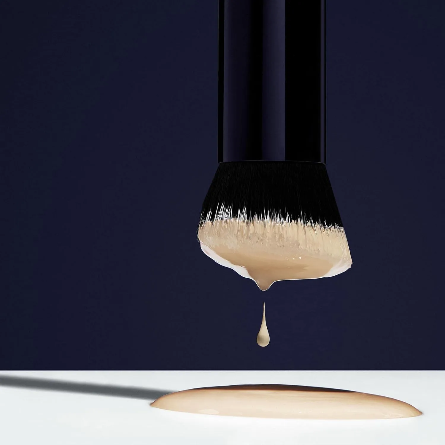 Lune Aster Foundation Brush - High-performance, vegan Foundation Brush.