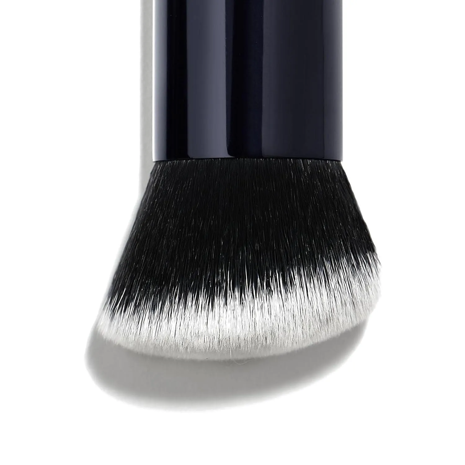 Lune Aster Foundation Brush - High-performance, vegan Foundation Brush.