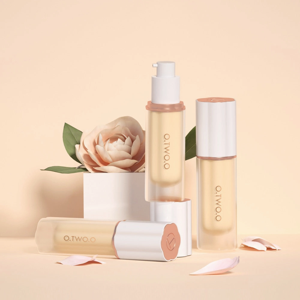 O.TWO.O Full Coverage Whitening Sweat Resistant Moisturizing Liquid Foundation Makeup Base Wholesale