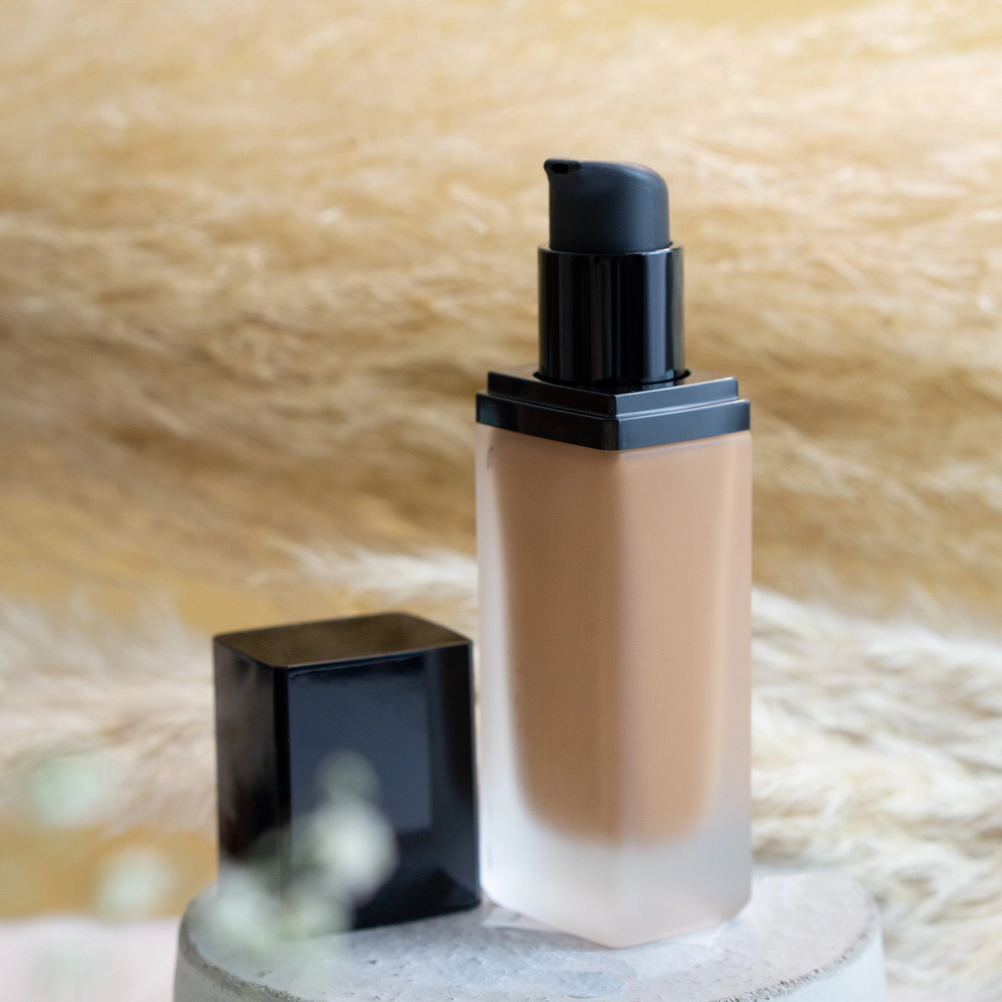 Radiant Foundation - Seashell for Flawless Natural Glow