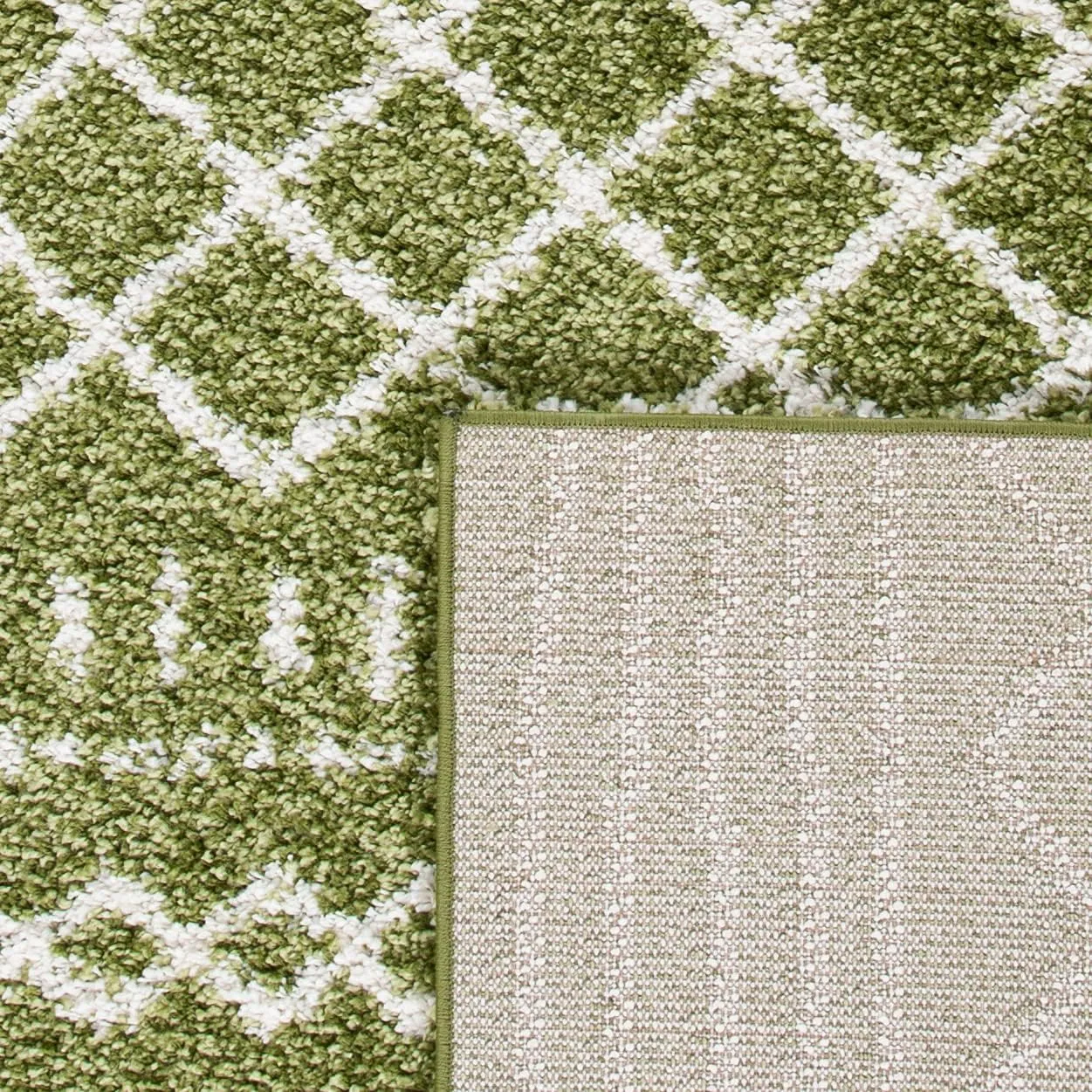 SAFAVIEH Arizona Shag Collection Runner - 2'3" x 6', Green & Ivory, Moroccan Design, Non-Shedding & Easy Care, 1.6-inch Thick, Ideal for The Living Room, Dining, Bedroom (ASG741X)