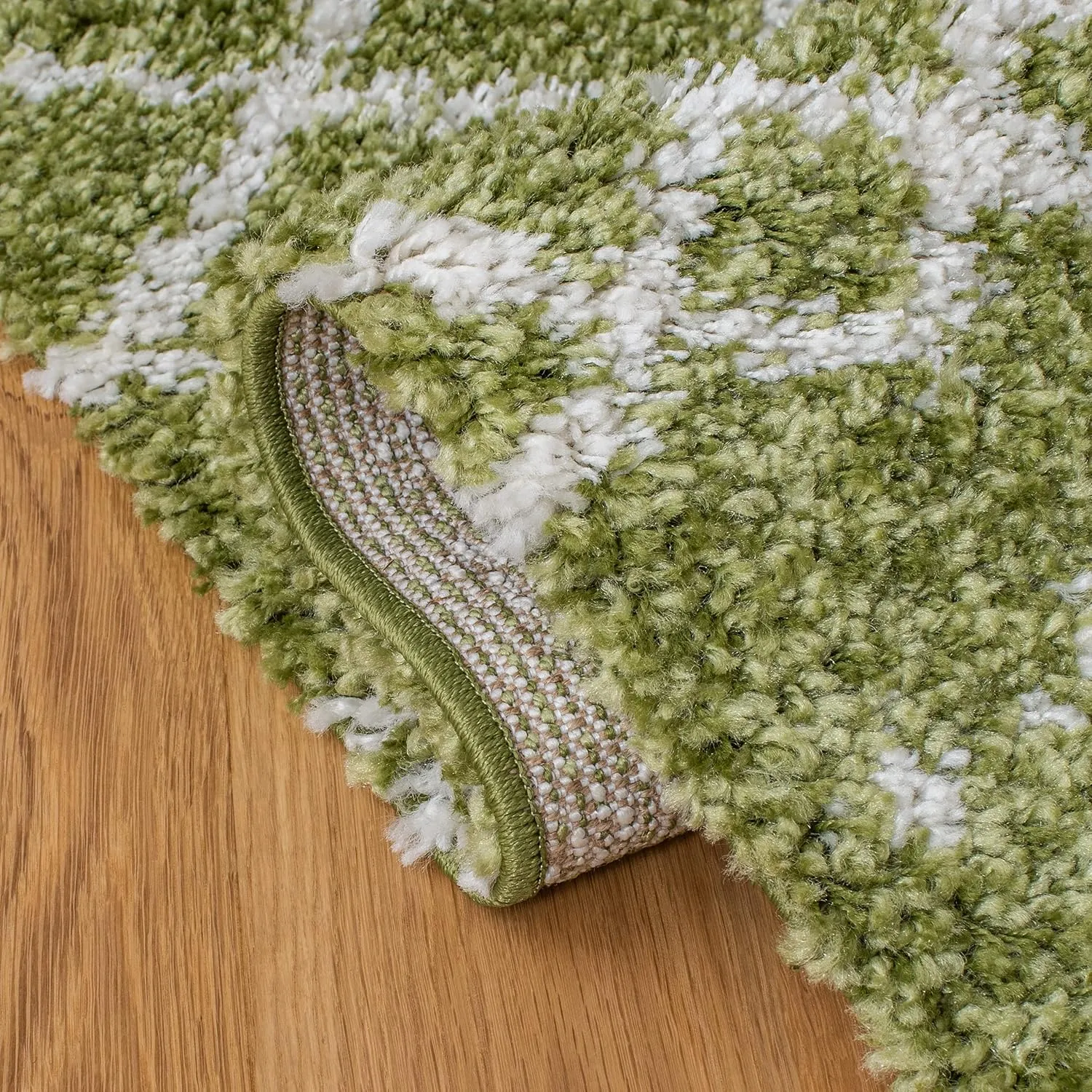 SAFAVIEH Arizona Shag Collection Runner - 2'3" x 6', Green & Ivory, Moroccan Design, Non-Shedding & Easy Care, 1.6-inch Thick, Ideal for The Living Room, Dining, Bedroom (ASG741X)