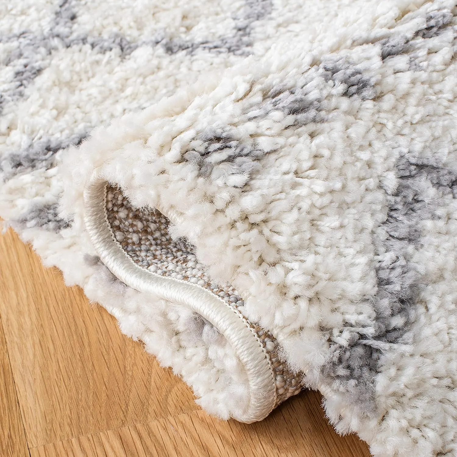 SAFAVIEH Arizona Shag Collection Runner Rug - 2'3" x 10', Ivory & Grey, Moroccan Design, Non-Shedding & Easy Care, 1.6-inch Thick Ideal for High Traffic Areas in Living Room, Bedroom (ASG741F)