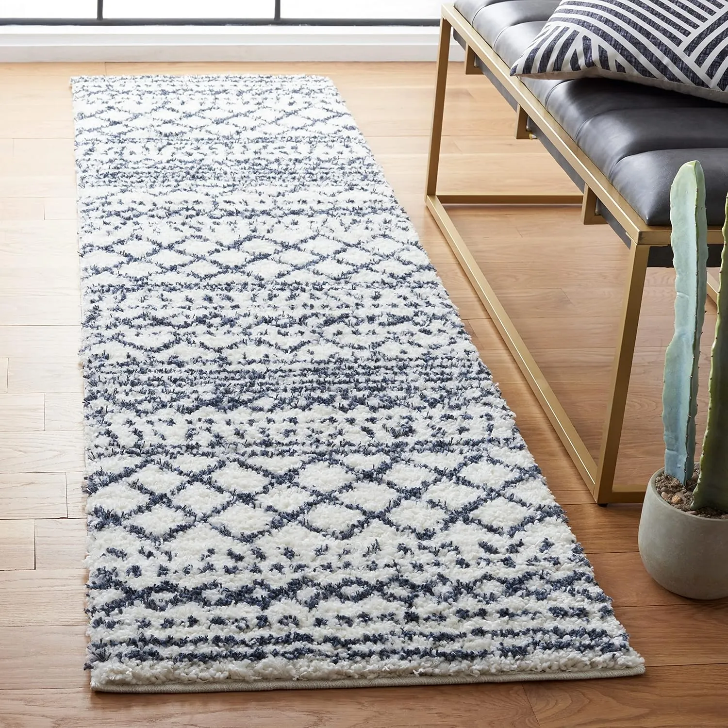SAFAVIEH Arizona Shag Collection Runner Rug - 2'3" x 8', Ivory & Slate, Moroccan Design, Non-Shedding & Easy Care, 1.6-inch Thick Ideal for High Traffic Areas in Living Room, Bedroom (ASG741M)