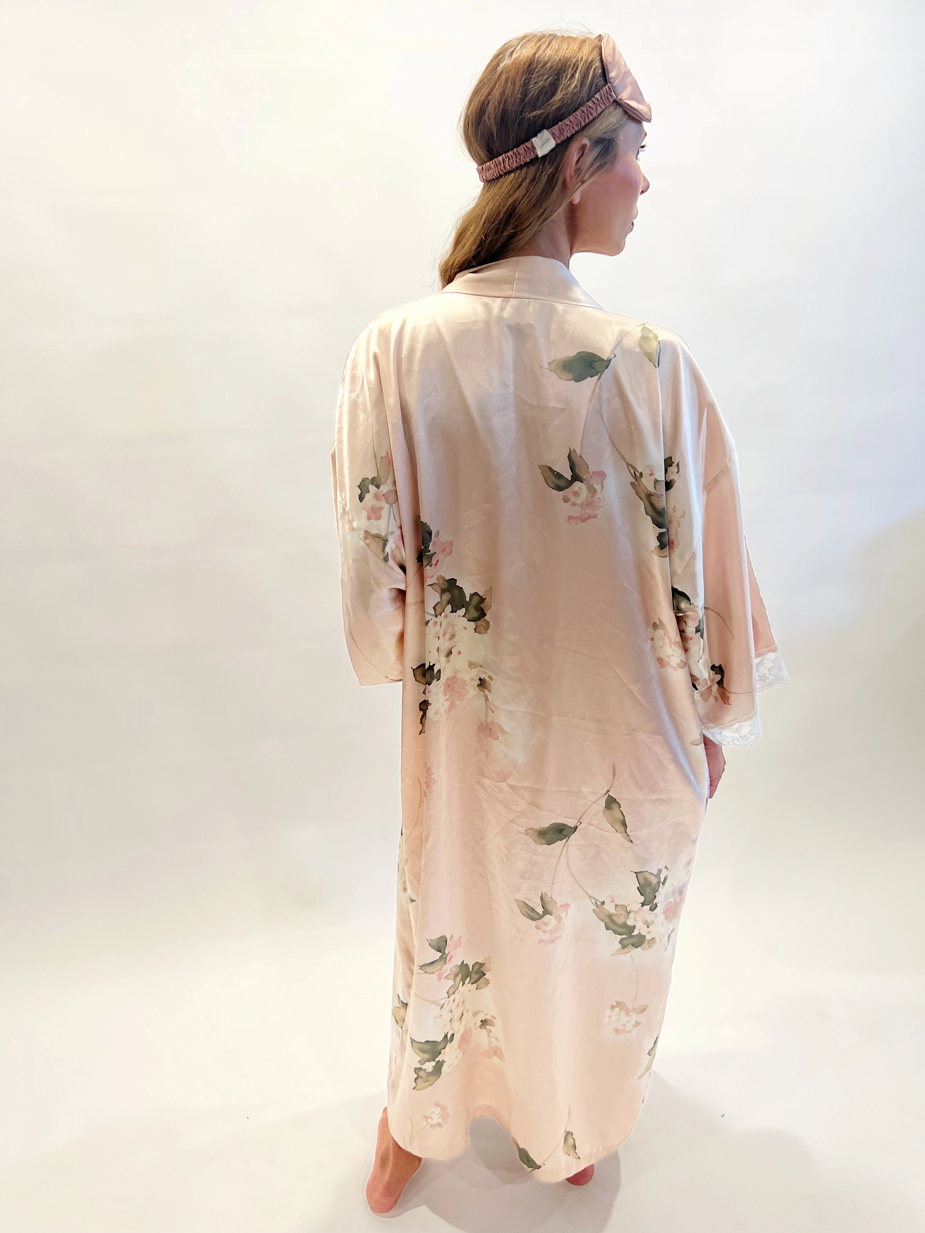 Satin rose robe