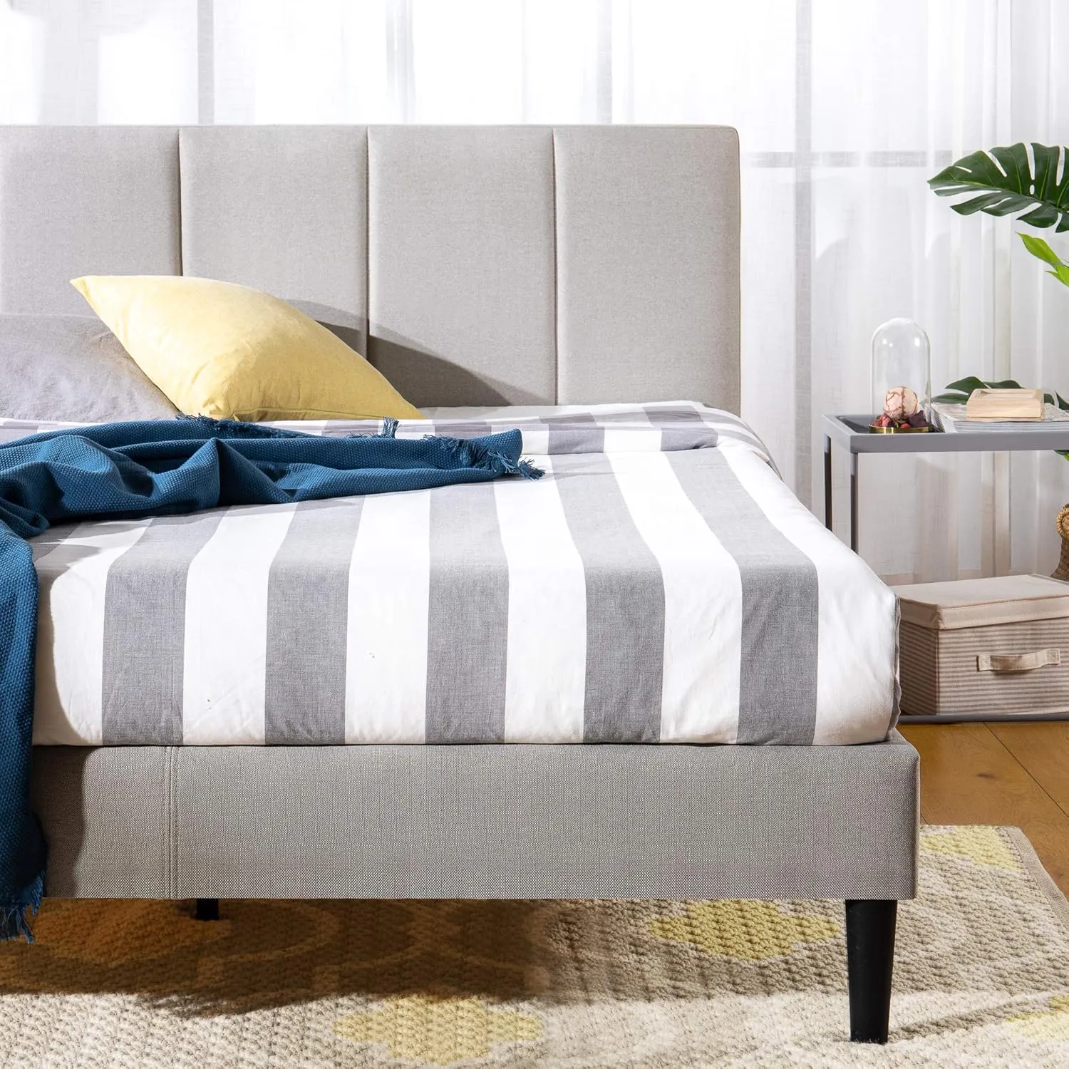 ZINUS Maddon Upholstered Platform Bed Frame with USB Ports, Mattress Foundation, Wood Slat Support, No Box Spring Needed, Easy Assembly, Beige, Full