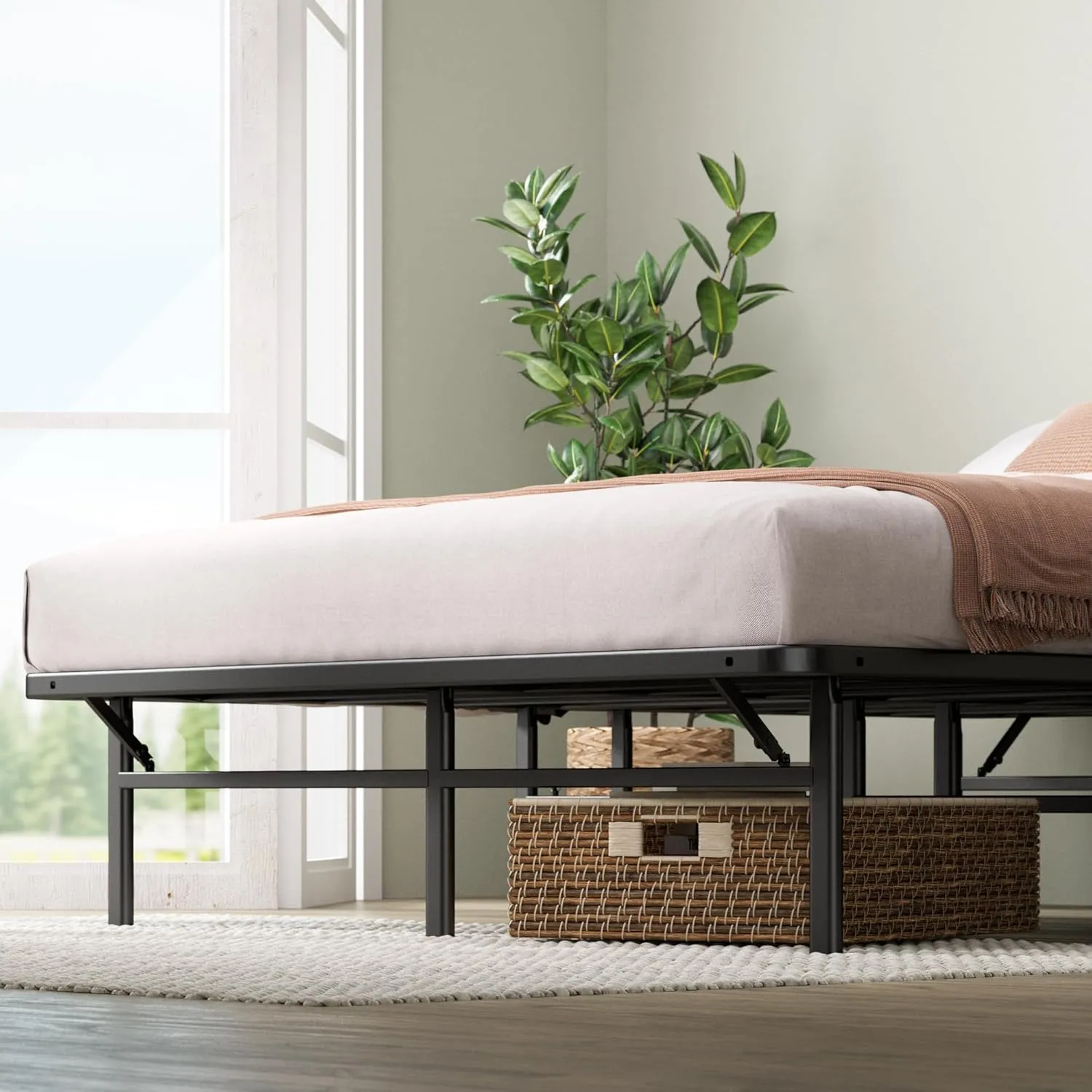 ZINUS SmartBase Super Heavy Duty Mattress Foundation with 4400lbs Weight Capacity, 14 Inch Metal Platform Bed Frame, No Box Spring Needed, Sturdy Steel Frame, Underbed Storage, Queen