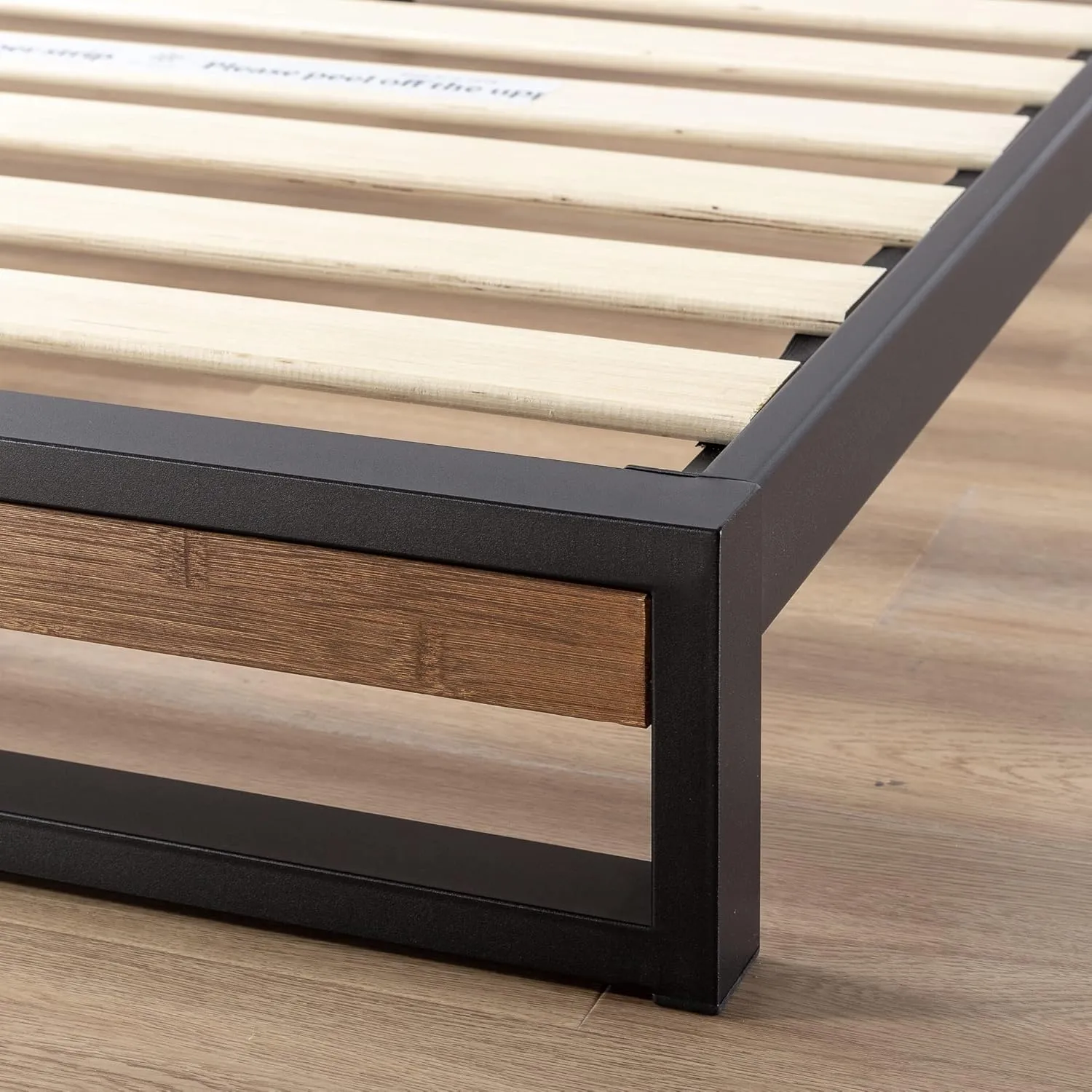 ZINUS Suzanne 37 Inch Bamboo and Metal Platform Bed Frame, Solid Steel Construction, No Box Spring Needed, Wood Slat Support, Easy Assembly, Chestnut Brown, Queen